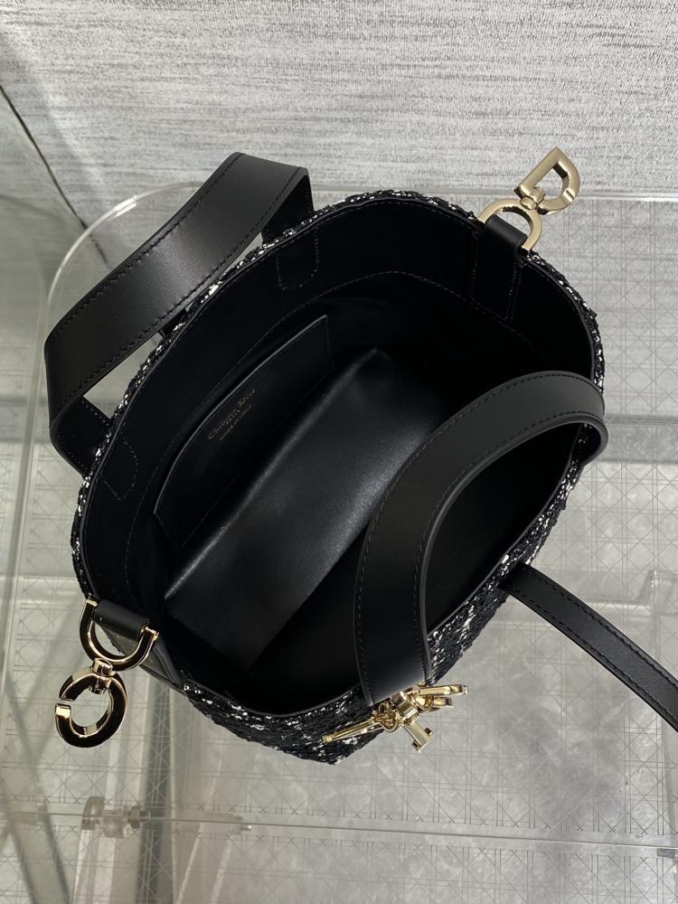 Classic Leather Shoulder Bag