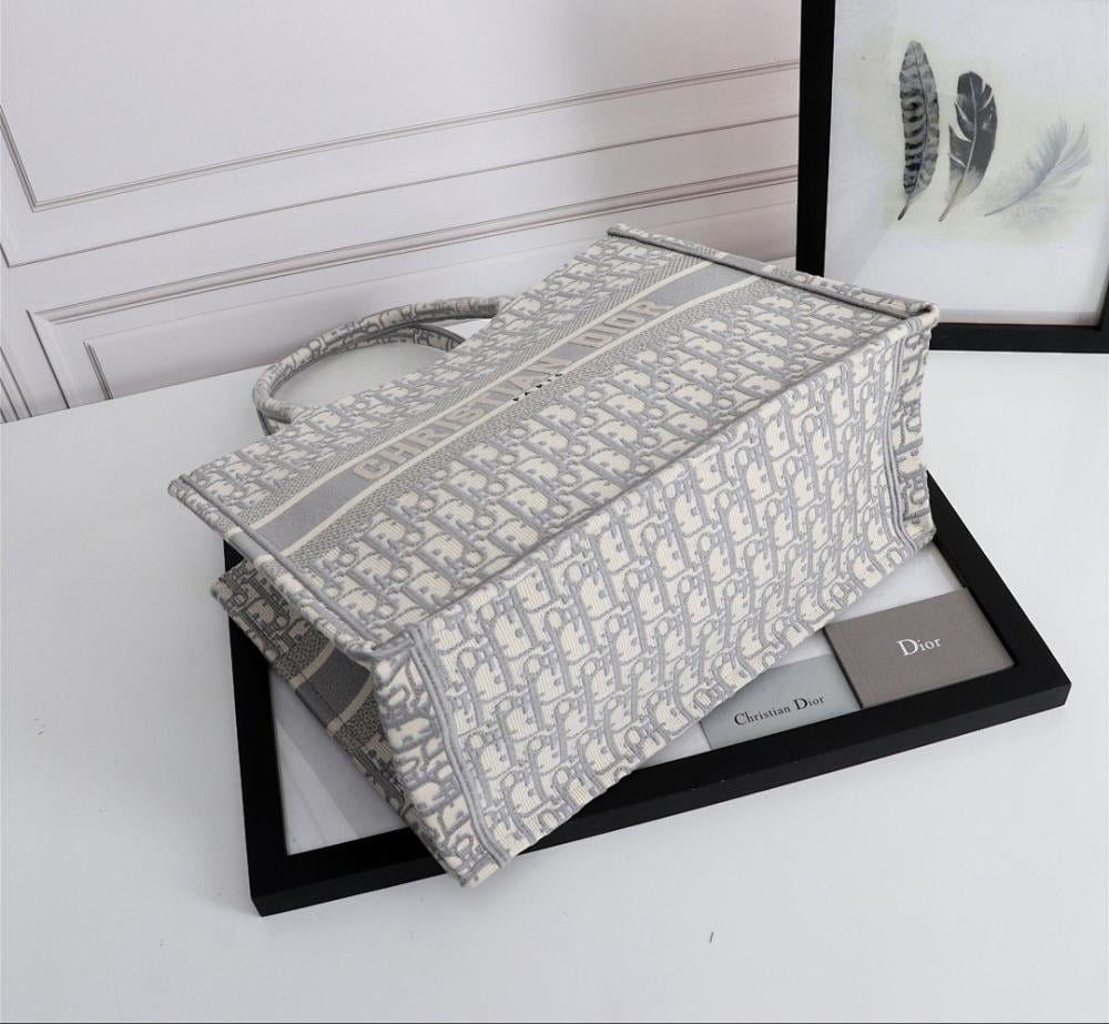 Luxury Blue Embroidered Crossbody Bag – Special Edition