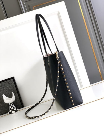 Elegant Stylish Calfskin Shoulder Bag – Limited Edition