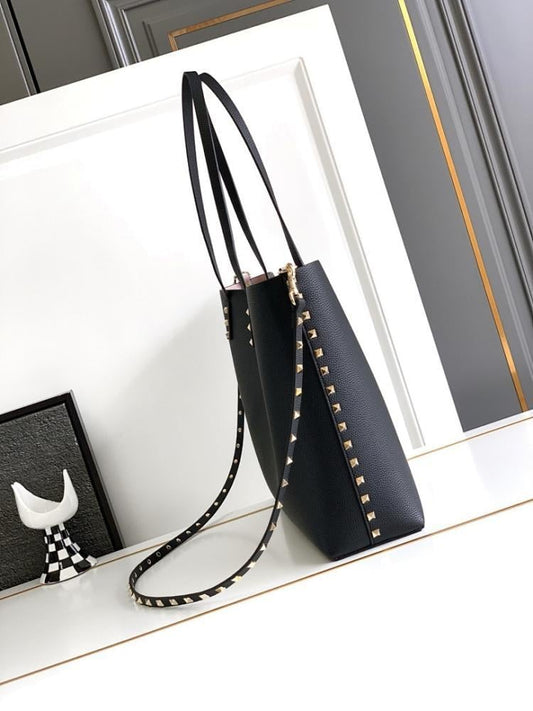 Elegant Stylish Calfskin Shoulder Bag – Limited Edition