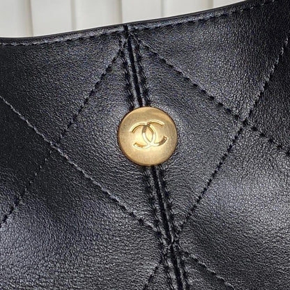 Alma Hobo Bag