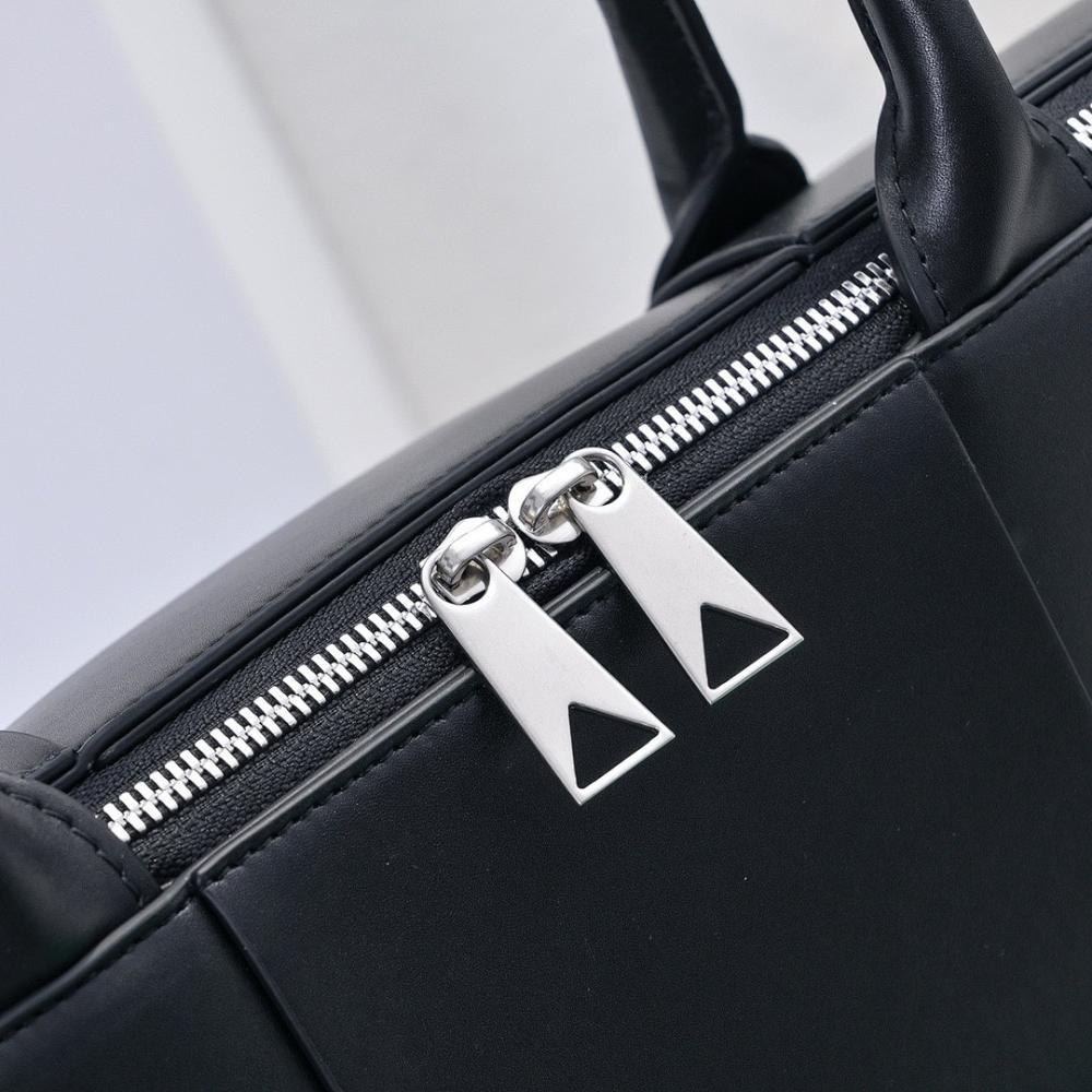 Alma Woven Shoulder Bag