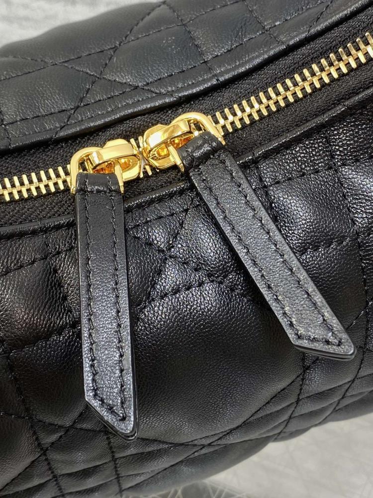 Elegant Leather Top Handle Bag