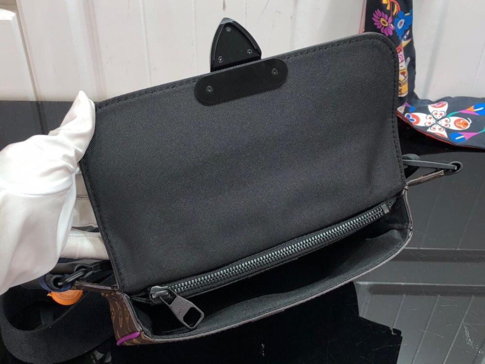 Elegant Shoulder Bag