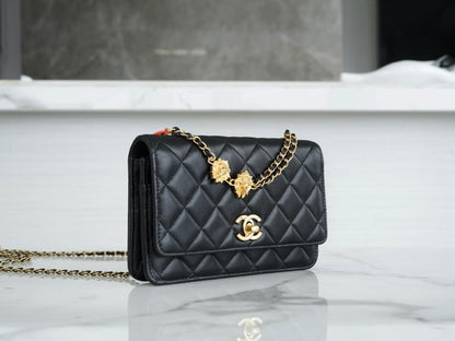 Classic Leather Shoulder Bag
