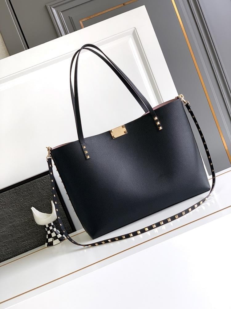 Elegant Stylish Calfskin Shoulder Bag – Limited Edition
