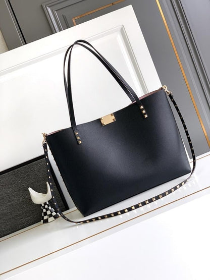 Elegant Stylish Calfskin Shoulder Bag – Limited Edition