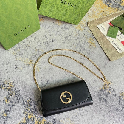Modern Refined Shoulder Bag
