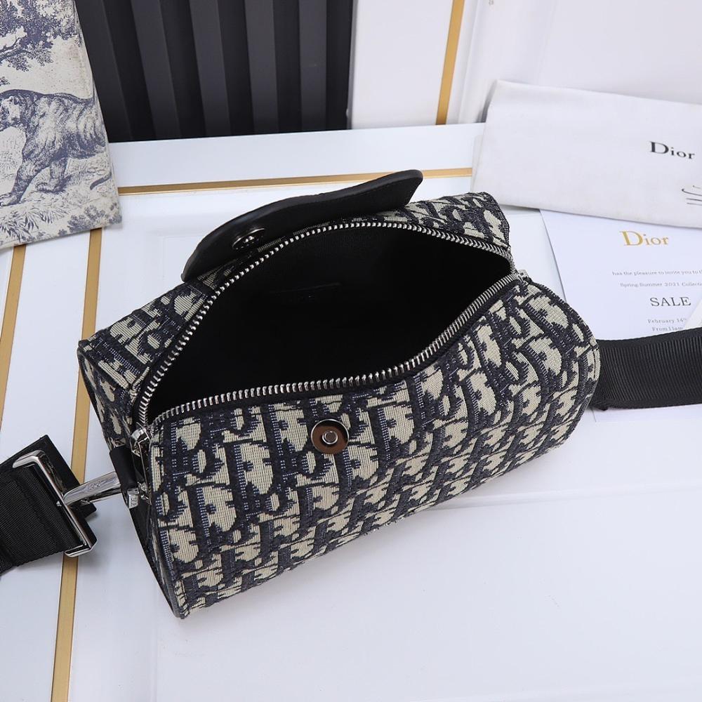 Modern Elegant Grey Leather Shoulder Bag