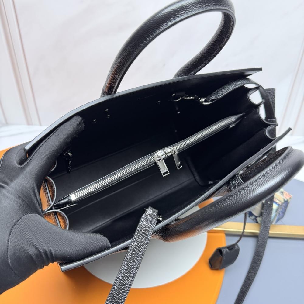 Classic Shoulder Bag