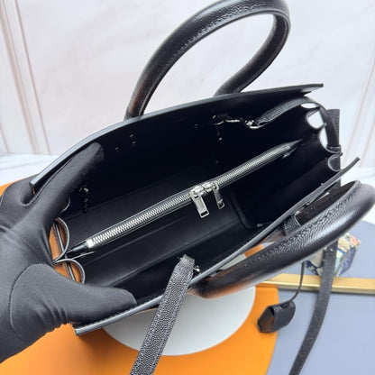 Classic Shoulder Bag