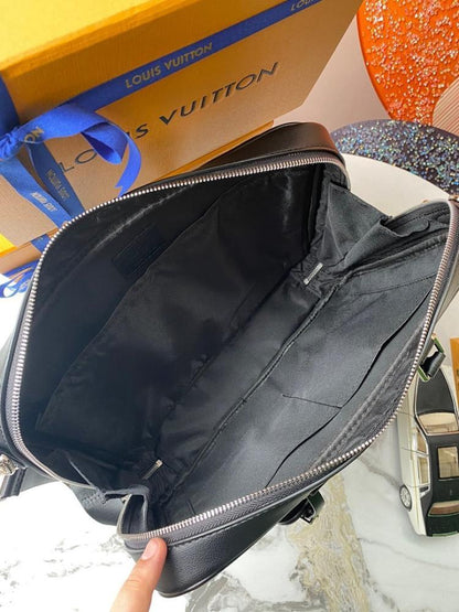Modern Refined Leather Shoulder Bag