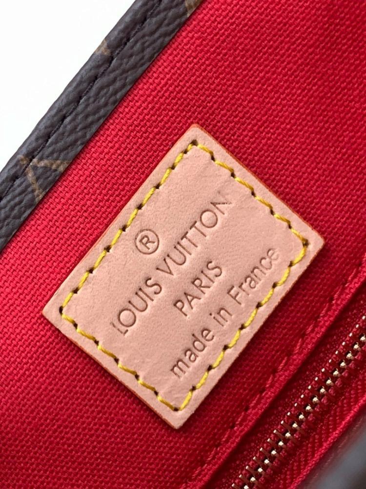Italian-Inspired Stylish Crossbody Bag