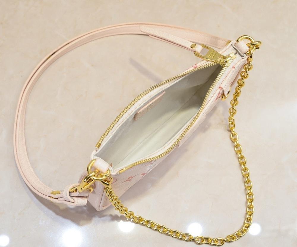 Alma Leather Shoulder Bag