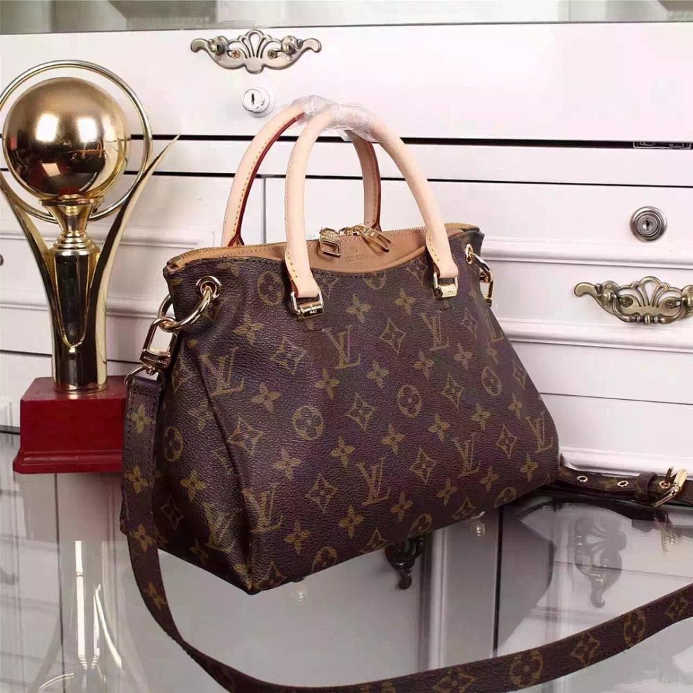 Modern Refined Pink Leather Bag