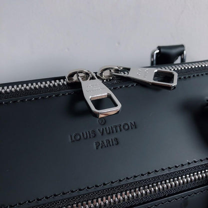Modern Refined Silver Leather Travel Bag