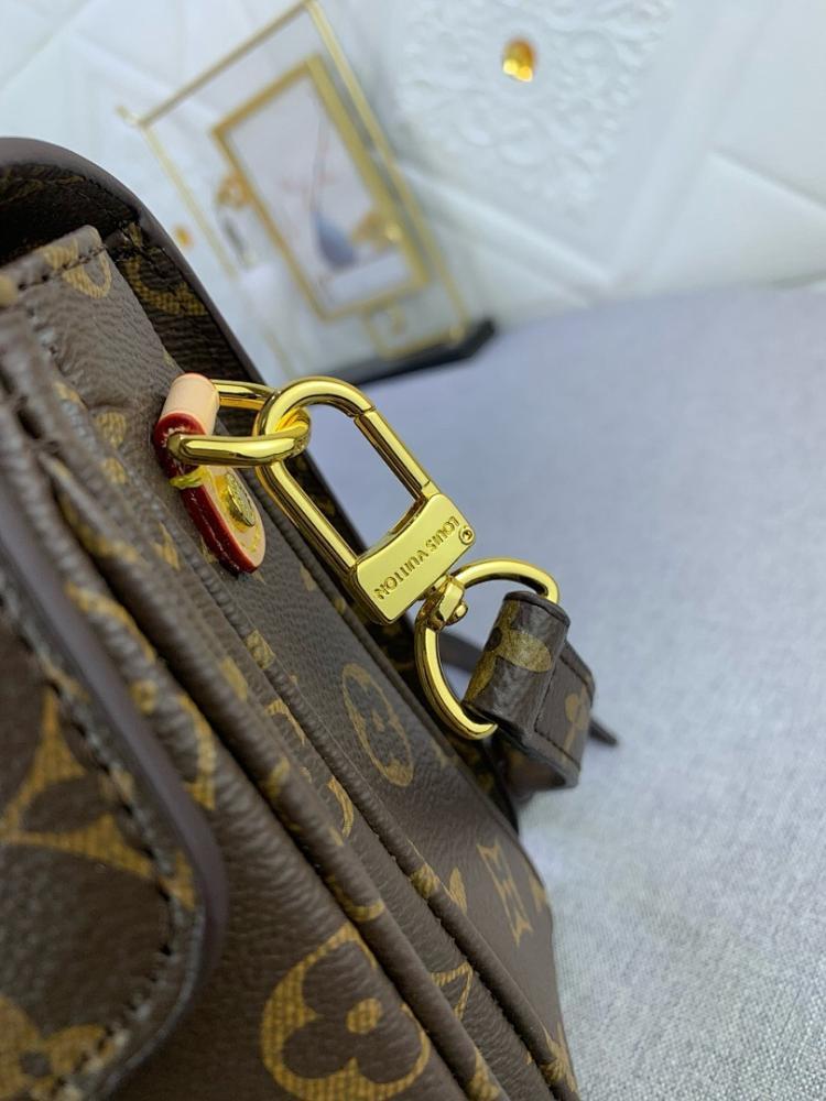 Italian-Inspired Elegant Leather Shoulder Bag