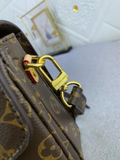 Italian-Inspired Elegant Leather Shoulder Bag