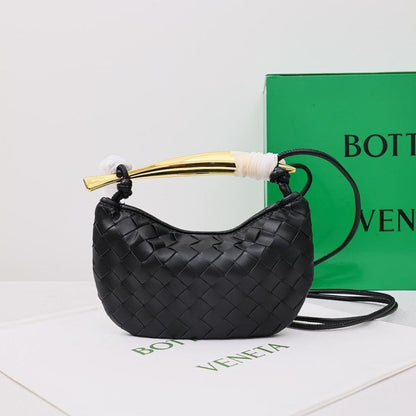 Classic Refined Woven Leather Crossbody Bag