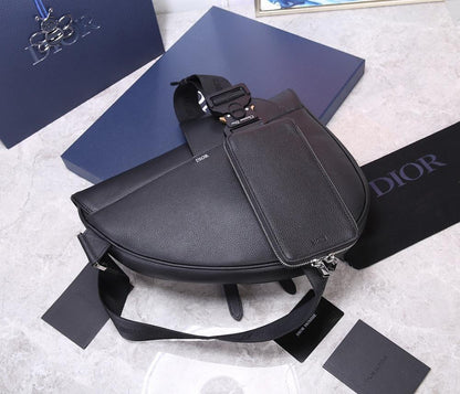 Saddle Black Calfskin Shoulder Bag