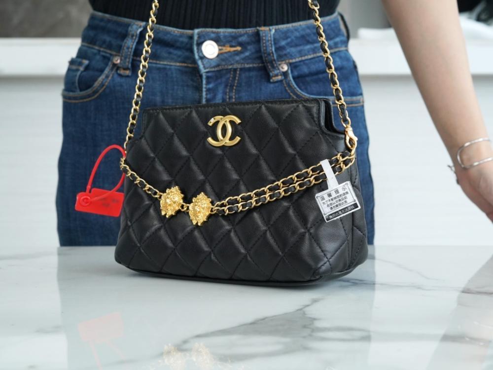 Elegant Shoulder Bag