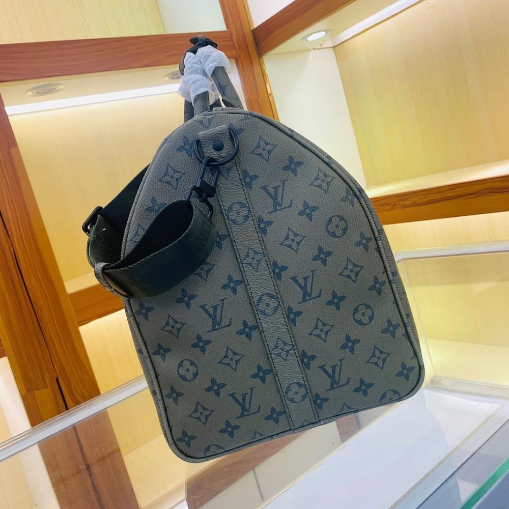 Stylish Leather Travel Bag – Limited Edition