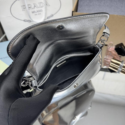 Elegant Leather Shoulder Bag