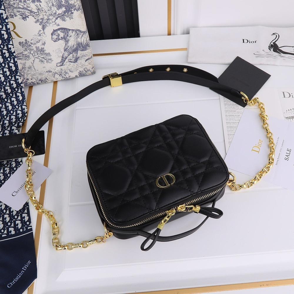 Elegant Refined Calfskin Shoulder Bag