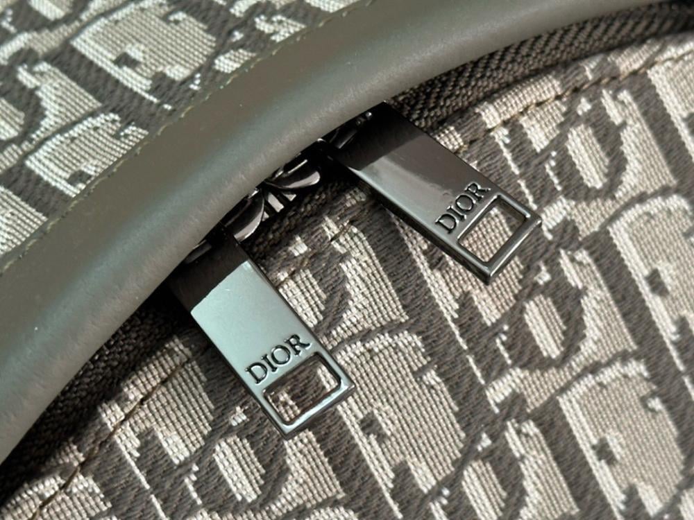 Elegant Refined Quilted Jacquard Shoulder Bag