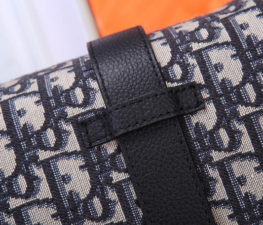 Modern Luxury Beige Embroidered Jacquard Shoulder Bag – Limited Edition