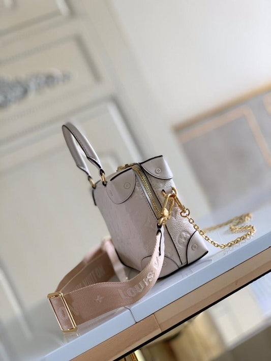 Modern Refined Shoulder Bag