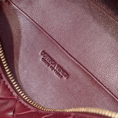 Classic Modern Woven Bag