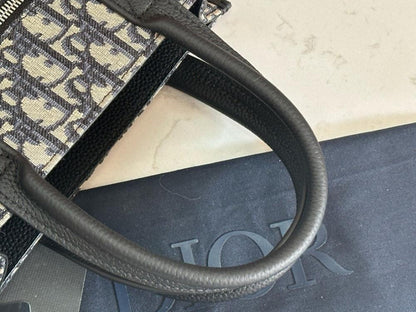 Elegant Stylish Black Printed Leather Shoulder Bag