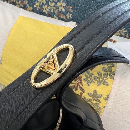 Elegant Shoulder Bag – Limited Edition