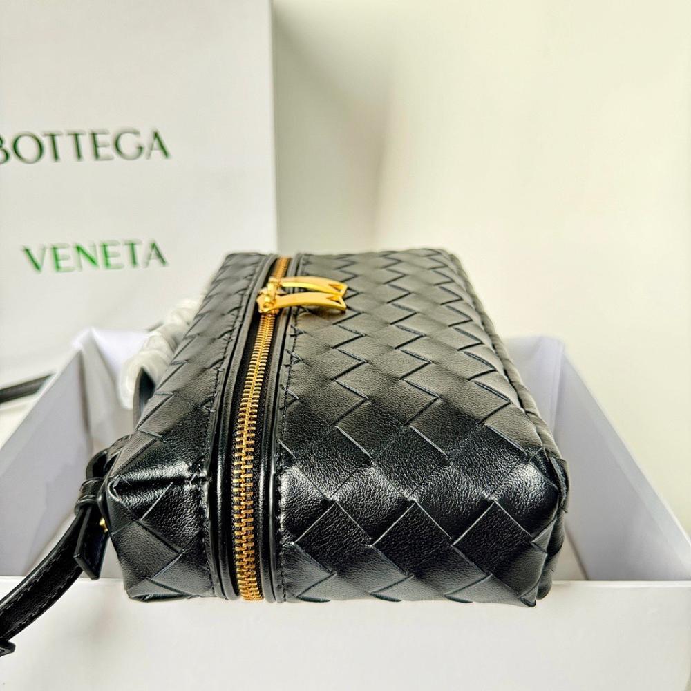 Elegant Woven Leather Shoulder Bag – Special Edition
