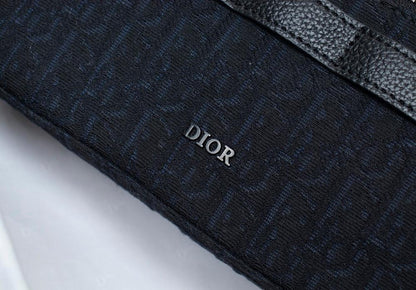 Stylish Leather Crossbody Bag – Special Edition