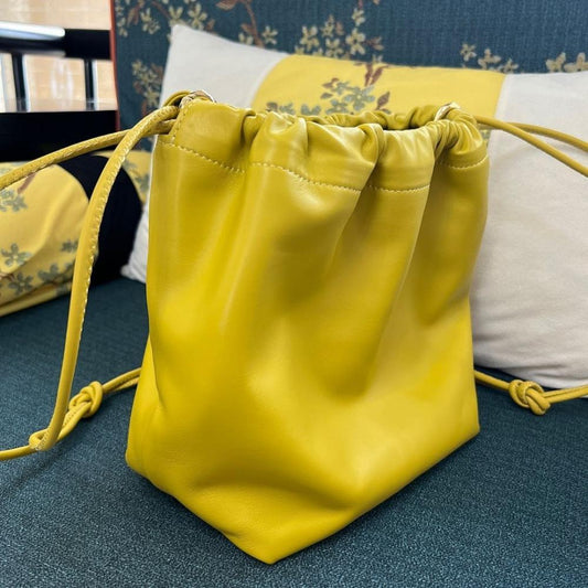 Elegant Leather Crossbody Bag – Special Edition