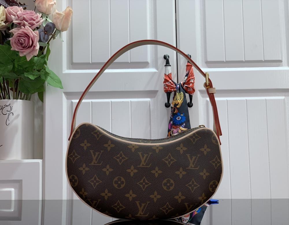 Classic Shoulder Bag