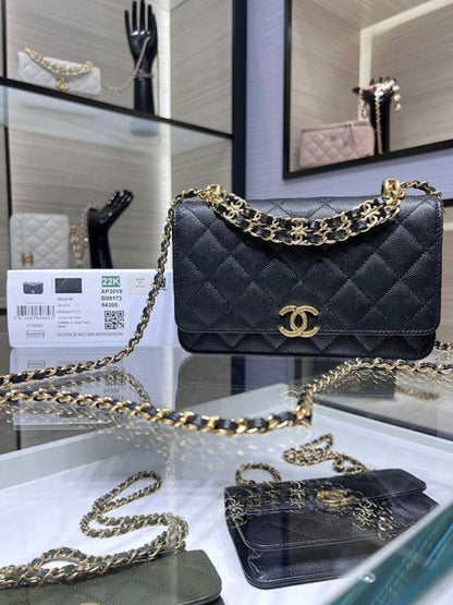 Classic Shoulder Bag