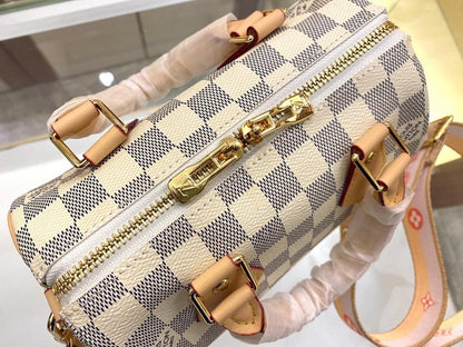 Elegant Refined Leather Travel Bag