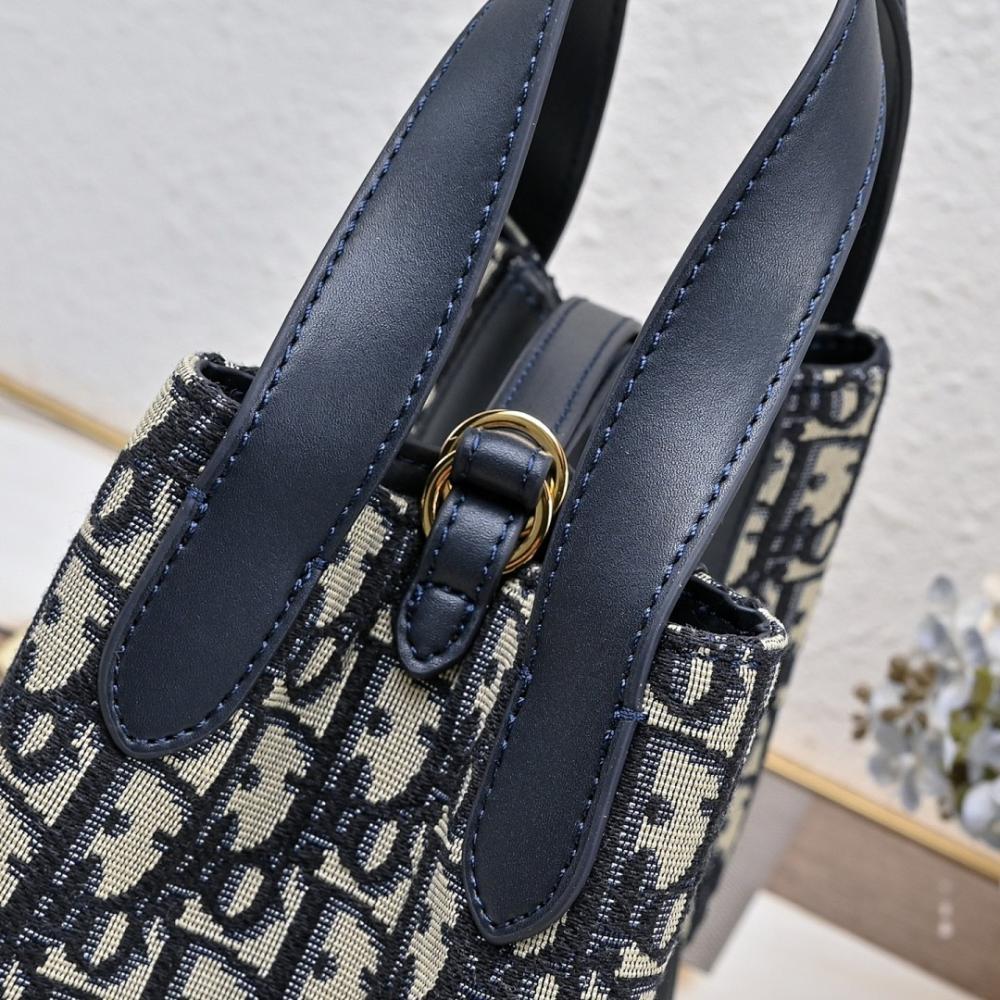 Modern Leather Bucket Bag – Limited Edition