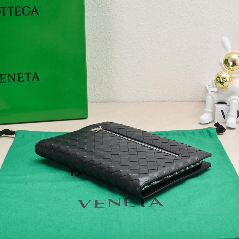 Luxury Woven Leather Crossbody Bag – Limited Edition