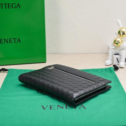 Luxury Woven Leather Crossbody Bag – Limited Edition