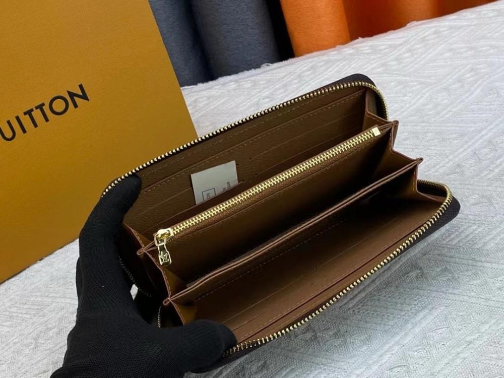 Luxury Elegant Gold Calfskin Wallet