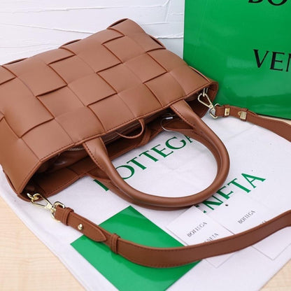 Modern Woven Leather Crossbody Bag – Limited Edition