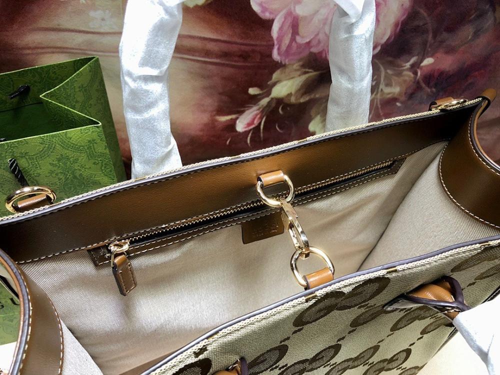 Luxury Refined Shoulder Bag