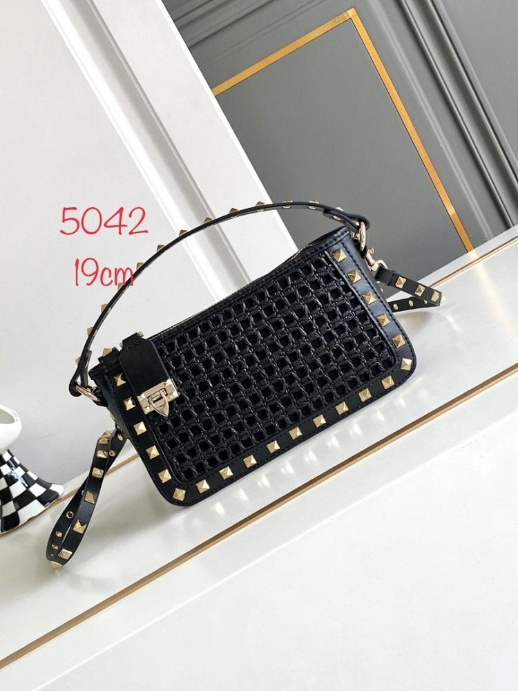 Elegant Stylish Studded Raffia Crossbody Bag – Special Edition
