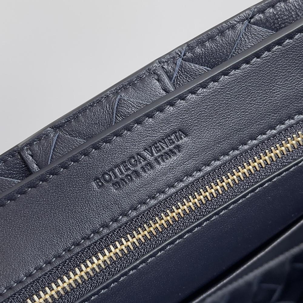 Classic Elegant Top Handle Bag