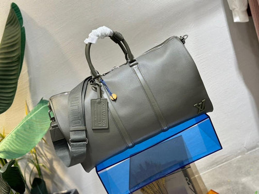 Alma Leather Travel Bag