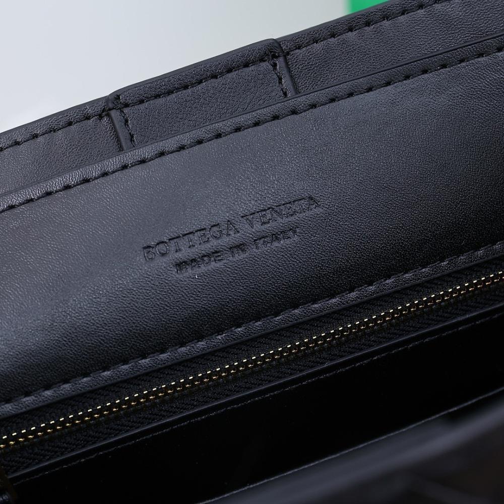 Stylish Refined Shoulder Bag